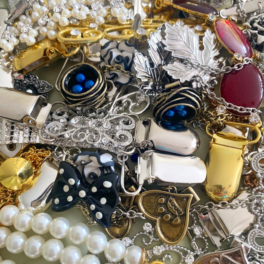 1/2 Pound Vintage To Modern FASHION JEWELRY Sweater Clips NEW!! READ DESCRIPTION